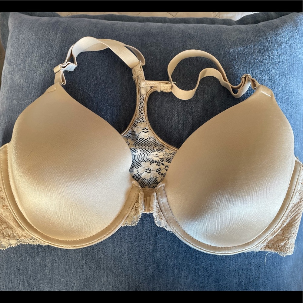 Two 38B Maidenform racerback ONE FAB FIT bras.